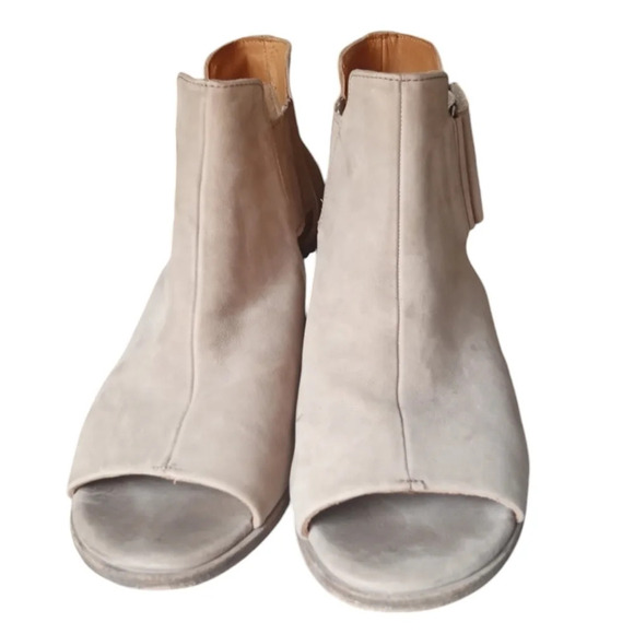 Coclico Neutral Tan Zephira Heeled Sandal Made in Spain Size 38 8 Stacked Heel - Picture 4 of 7